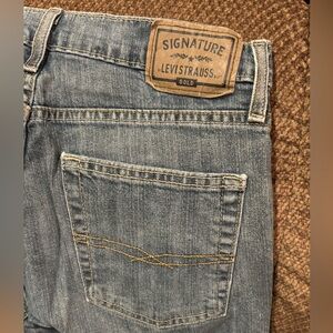 Signature by Levi Strauss Women's Light Blue Straight Leg Jeans